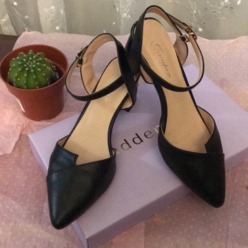 Ladies shoes
